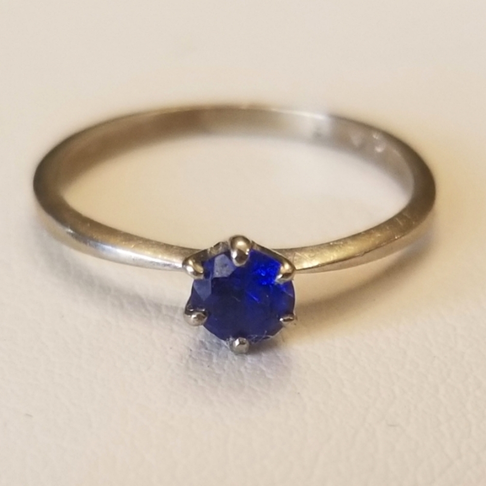 10K White Gold Ring